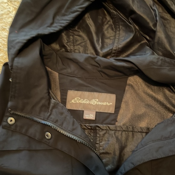 Eddie Bauer black, nylon, lightweight parka. 2X - Picture 2 of 7